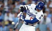 吠えた！大谷翔平、3安打でチームを鼓舞　PS7号は右越えに「とてつもない弾道」CY賞3度のレジェンド右腕を打ち砕く豪快アーチ