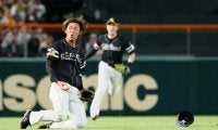11年前のシリーズを知る34歳、今宮が美技でタカ救う　2勝1敗に