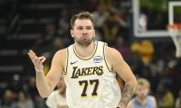復帰戦で圧巻の44得点…ルカ・ドンチッチが“伝説の巨人”に次ぐNBA史上2人目の快挙