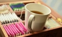 食事には緑茶より紅茶がベスト！？