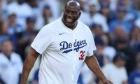 ドジャース共同オーナーのマジック・ジョンソンが現役時代も含めて計16度目の優勝