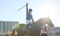 【JBCレディスクラシック】横山武「よく踏ん張ってくれた」アンモシエラ鮮やか連覇