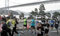 下関海響マラソンに1万人快走　好天と声援、ボランティアに支えられ