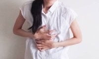 胃痛の３大原因とは？痛みの鎮め方と予防法を解説