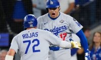 起死回生のWS同点弾の真実　苦しんだロハスを安堵させた大谷翔平の“言葉”「ねぇ君は来年引退できないよ。あと10年、僕と一緒にプレーするんだ」