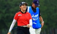 16歳・岩永杏奈が史上8人目の下部ツアーアマチュア優勝 六車日那乃2位