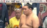 「まだ2日目なのに」「背中大丈夫か？」横綱・豊昇龍、初日からの変化にファン心配顔 雑音振り払う“快勝”に「これぞ横綱」「電車道」驚嘆の声も