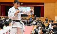 パリ五輪柔道金メダルの角田夏実選手が経験語る　山口の中学で講演会