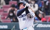 西武戦力外の渡部健人が特大弾　ハム・石川直也からいきなり…解説者驚愕「軽打して」