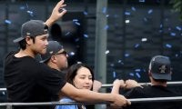 「何回見ようかな」未だ冷めぬ感動…ドジャース球団カメラマンが公開した大谷夫妻含め＂秘蔵ショット＂にファン感涙 「なんてこった、この写真は素晴らしい!!!!!」