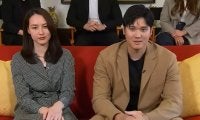 大谷翔平、真美子夫人と見守った“昨年”　デコピン初登場も…今年も発表番組に出演か