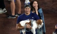 大谷翔平の愛犬デコピンも「3年連続でMVPを獲得した」とMLB公式X　2年連続“逃走”もご愛嬌「なんやこの幸せ満載感は!!」