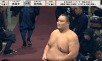 そこは朝乃山！ 十両で“幕内優勝”経験者同士の取組 尊富士を大逆転で撃破に館内騒然