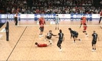 男子バレー、“オーバーヘッドキック”で衝撃レシーブ ネット越しの“妙技”にアリーナ騒然
