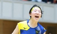女子優勝の横浜隼人期待の2年生「思い切り打った」と得意の強打　春高バレー神奈川大会