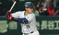 岡本和真は「村上より上」　“1打席交代”にざわつく米スカウト…リアルな評価