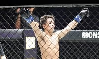 【ONE】与座優貴がスーパーレックとの蹴り合いを制して判定勝利、武尊の敵討ちに成功
