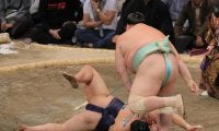 琴桜が連敗３で止め３勝目、平戸海を土俵際逆転すくい投げ「残っている感覚あった」巻き返し意欲