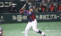 MLB挑戦の巨人4番・岡本和真の代打登場にスタンドは大声援！結果は四球【侍ジャパン】