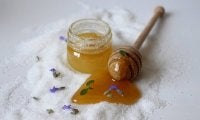 実は、砂糖よりもヘルシー！「はちみつ」