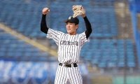 九州国際大付が初Ｖ　左腕の岩見輝晟８回2/3を力投、プロ注目スラッガー牟礼翔が２点二塁打