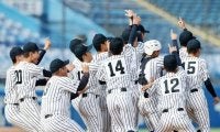 先輩にほめられ「涙が出そうに」　神宮Vの九州国際大付1年生が躍動