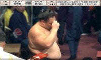 朝乃山、取組後に“異変” 苦痛に顔歪める… 眉間の手をどけると驚きの変化「大丈夫か」「泣きそうやん」驚きと心配の声