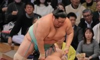 義ノ富士、痛恨４敗目…勝利が土俵際でスルリ「内容は琴桜の０-100だったけど」解説の琴風氏