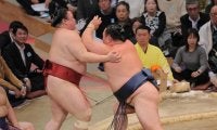 玉鷲が41歳初白星、あと１勝で貴乃花に並ぶ幕内701勝も「そりゃもう永遠に追いつかない」