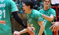 【男子バレー】熱きトップブロッカー、西本圭吾が「夢だった」故郷の新天地で早くも躍動