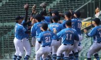 甲子園初勝利を手にした西日本選抜！9得点の猛攻で東日本選抜を下す【準硬式】