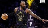 今季初戦で圧巻のダブルダブル…レブロンが通算3ポイント成功数でNBA歴代6位へ浮上