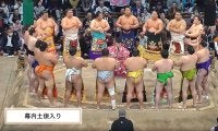 「可愛い化粧まわし並んだw」大相撲、幕内土俵入りで“ほっこり”珍事 偶然の一コマ