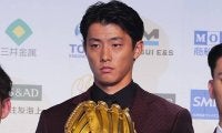 楽天・辰己涼介「テーマは奇跡」　衝撃の金ピカから1年…“普通スーツ”登場のワケ