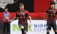 【札幌】「不屈の男」深井一希が主将マーク巻き３季ぶり先発で58分プレー…花道で送り出され