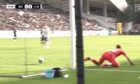 衝撃失点に騒然…ガンバGKが痛恨ミス「何やってるんだ」「無回転だから難しい」ファンの意見は真っ二つ「そっちに弾くんかい」「災難だ」