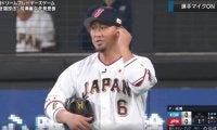 一体、何が起きた…！？ 中田翔、守備中に“想定外のハプニング”「めっちゃ喋るなw」「面白すぎ」本音ダダ漏れの発言が話題に