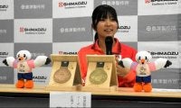 金と銅のメダルに「ほっとした」　デフリンピックテニス・菰方選手