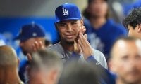 ドジャースに舞い込んだ朗報　23歳右腕のサプライズに彼女驚き「1000回イエスよ」