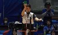 “正直”な女子バレー選手、脚光浴びて“もじもじ”かわいい照れ笑い グリーンカード提示での一コマにほっこり
