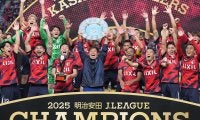【鹿島】鬼木達監督「とにかくタイトルを取り続けたい」最終戦セレモニーであいさつ