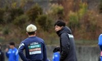 【沼津】鈴木秀人監督「重圧に負けたら負ける。開き直って」７日にJFL滋賀との入れ替え戦