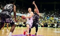 【バスケ】B1北海道が初８連勝　ロイブル監督「8連勝はクラブの記録。うれしく思う」