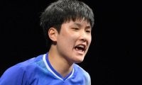 日本は優勝逃す　中国に完全アウェーの決勝で完敗　張本智和は意地のゲーム奪取も力尽く