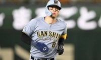 「映像を見たんですが、パワーがすごい」藤川阪神は来季さらに最強打線に？　佐藤輝明も絶賛、合流期待される“ニューホープ”の存在感
