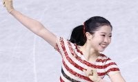 坂本花織の涙、イリア・マリニンのド派手な逆転劇、17歳・中井亜美の台頭......「五輪前哨戦」GPファイナルを振り返る