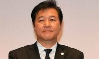 近影心配の小泉元首相に「お大事になさってください」　バレー協会・川合会長がいたわる　「転んで目にアザが　見事な青タン」と説明
