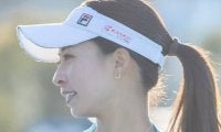 【テニス】「おしゃれ～」「カワユス」園田彩乃、オーバーオールのカジュアルコーデで銀ブラ報告