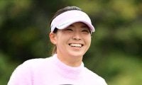 「悔しい気持ちいっぱい」の2025年から「もっと笑顔いっぱい」の2026年へ　渋野日向子が来季米ツアー出場権獲得を報告