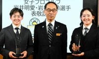 ゴルフ米女子ツアーで史上初双子優勝　岩井姉妹が埼玉県知事を表敬